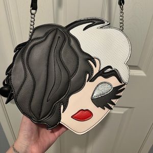Cruella crossbody Danielle Nicole